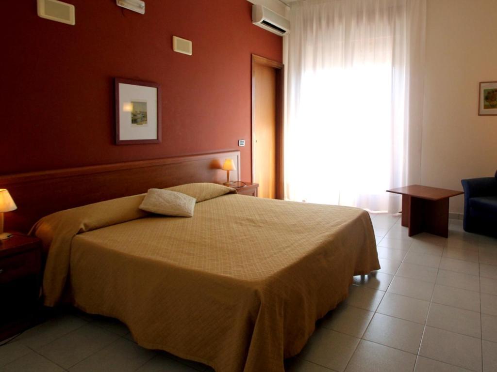 Hotel Carosello Понтеканяно Екстериор снимка