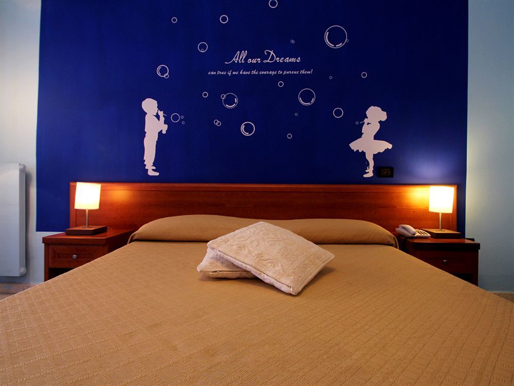 Hotel Carosello Понтеканяно Екстериор снимка